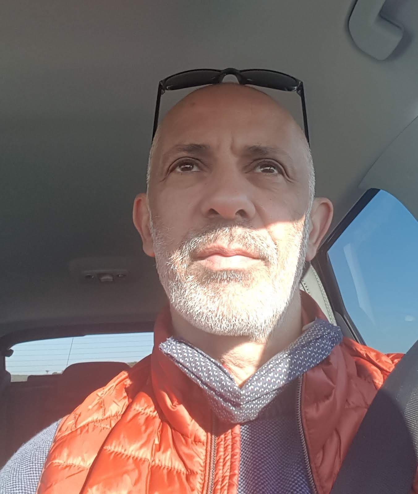 Profil de Yanis, 49 ans, Rencontre célibataire à Rothenbrunnen (Grisons)