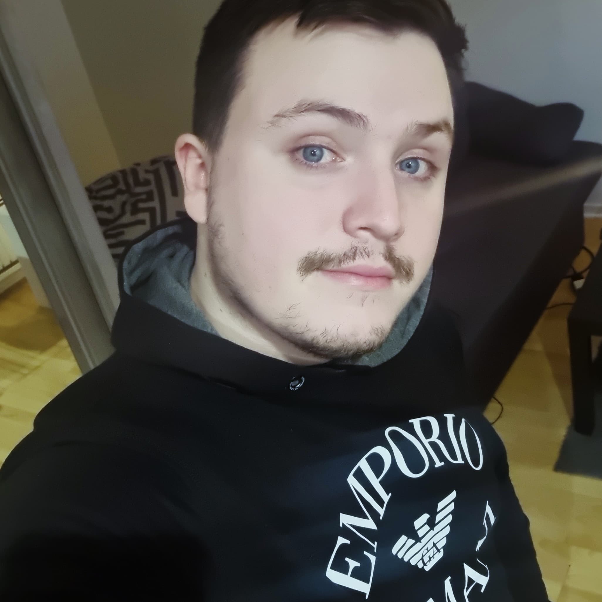 Eymen - Rencontre célibataire à S. Carlo (Val Bavona) Profil de Eymen, 48 ans, Rencontre célibataire à S. Carlo (Val Bavona) (Tessin)