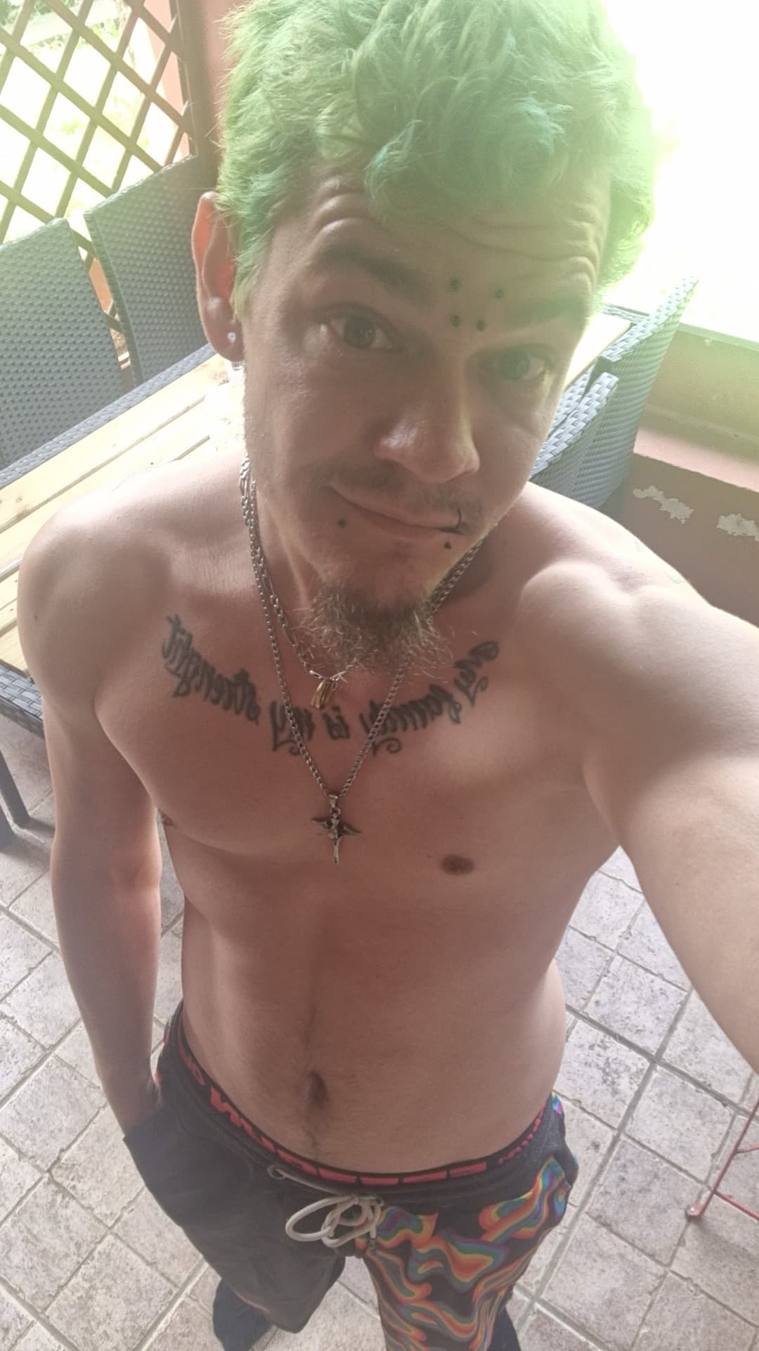 Profil de Cameron, 27 ans, Rencontre célibataire à Pambio-Noranco (Tessin)
