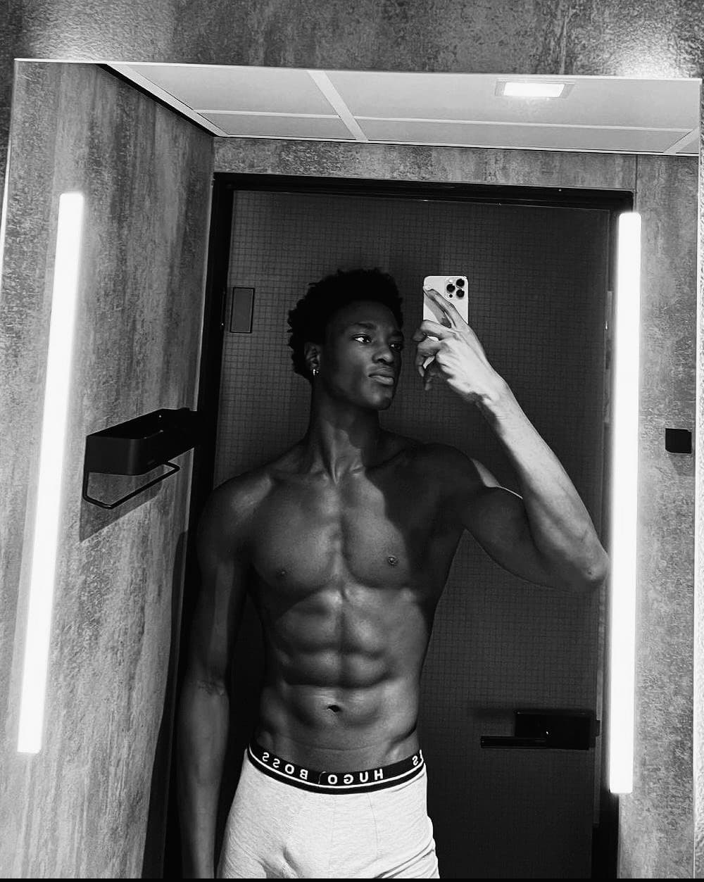 Profil de Anis, 37 ans, Rencontre célibataire à Sarreyer (Valais)