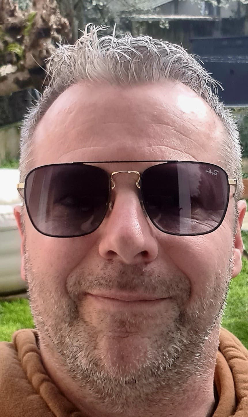 Junayd - Rencontre célibataire à Travers Profil de Junayd, 48 ans, Rencontre célibataire à Travers (Neuchâtel)