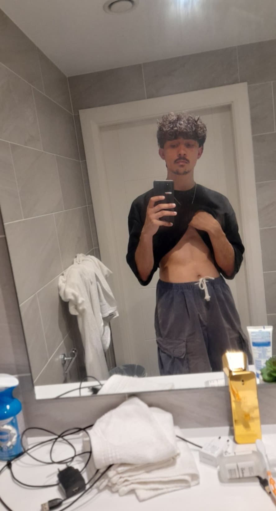 Allan - Rencontre célibataire à Hemishofen Profil de Allan, 35 ans, Rencontre célibataire à Hemishofen (Schaffhouse)